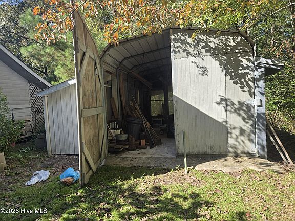 5th image of 295 Gold Finch Lane