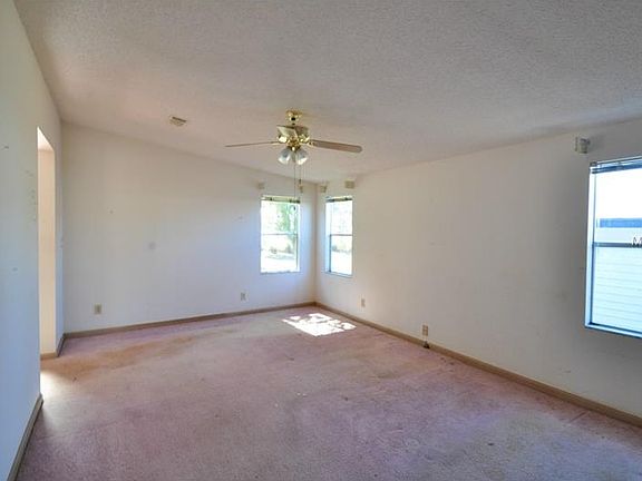 5th image of 1810 W Schwartz Blvd