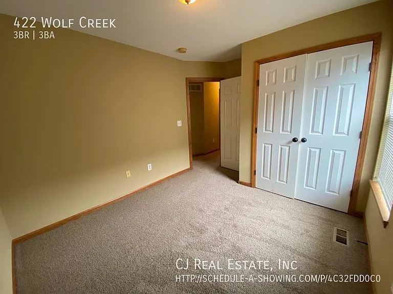 422 NE Wolf Creek Dr — Photo 9