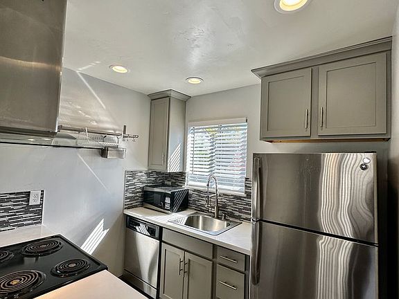 5th image of 2619 T St APT 4