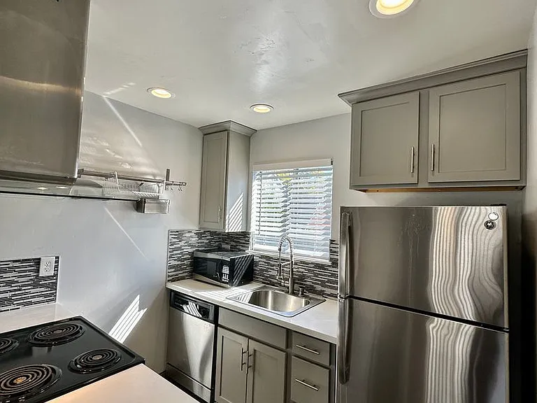 2619 T St — Photo 5