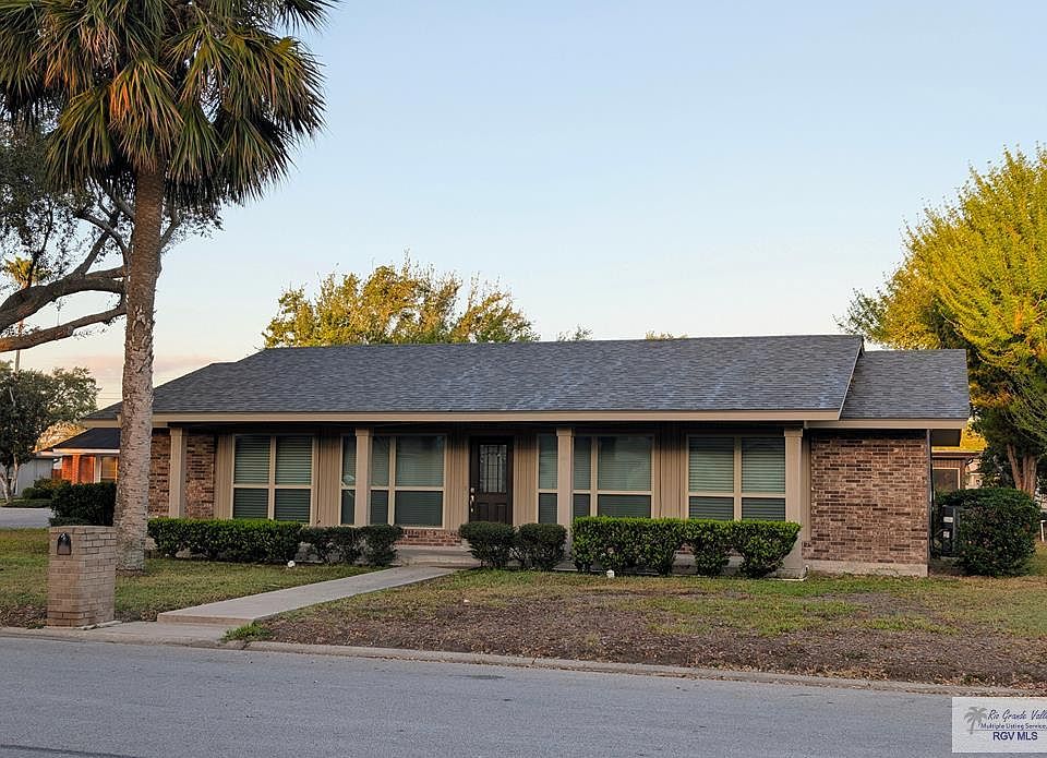 1st image of 1717 Palm Valley Dr W