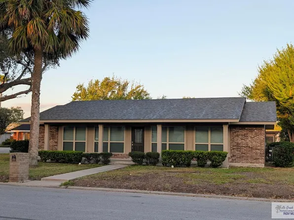 1717 Palm Valley Dr W, Palm Valley, TX 78552