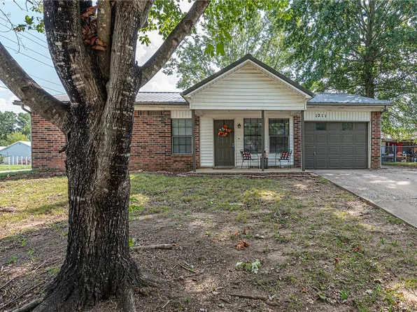 1211 Walnut Pl, Elkins, AR 72727