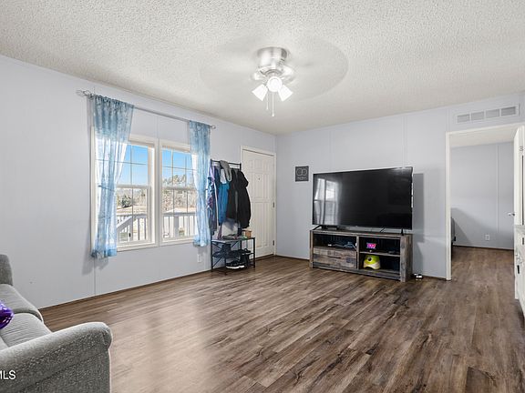 4th image of 1110 Miller Rd