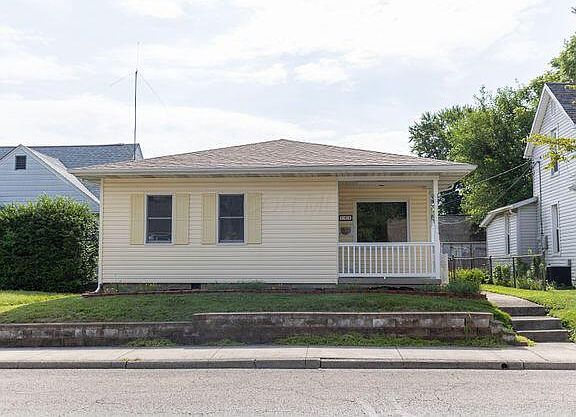 3rd image of 704 N Eastwood Ave