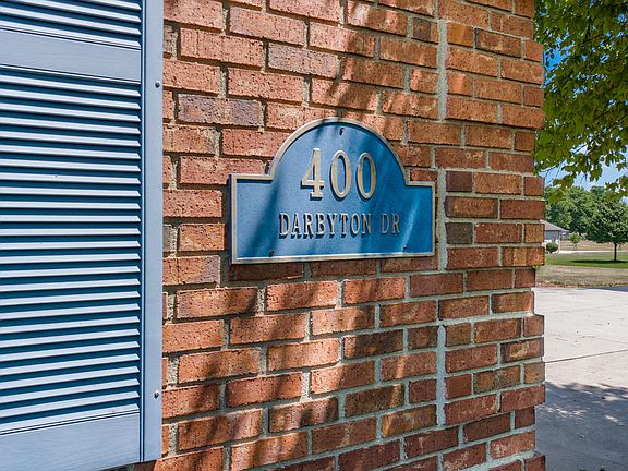 3rd image of 400 Darbyton Dr
