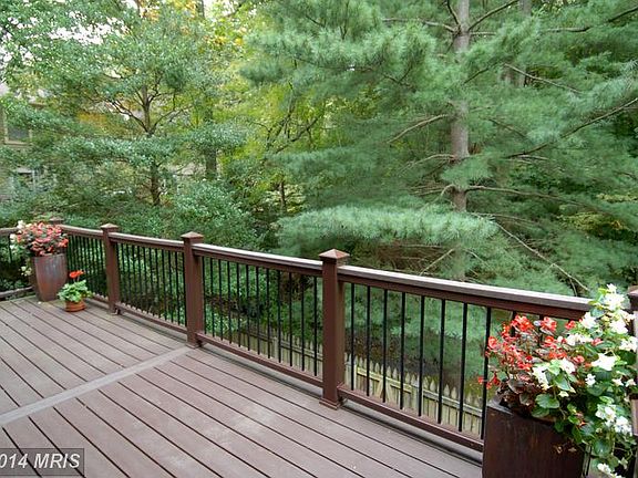 4th image of 6801 Indian Run Ct