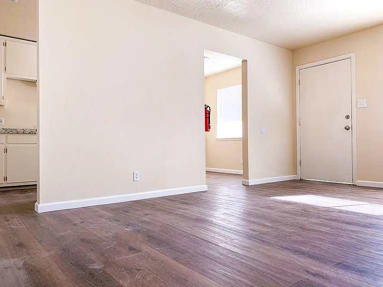 Apartment Homes in a Beautiful Community — Photo 9