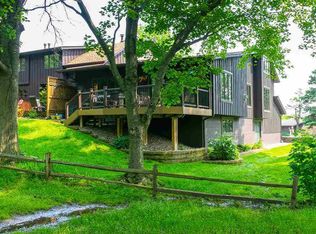 6401 Utica Ridge Rd UNIT 7, Davenport, IA 52807