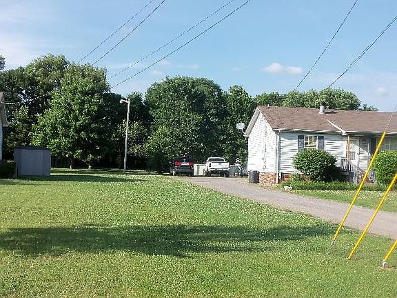 3rd image of 492 Martha Ln