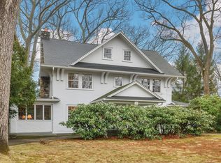 12 Raynold Rd, Mountain Lakes, NJ 07046