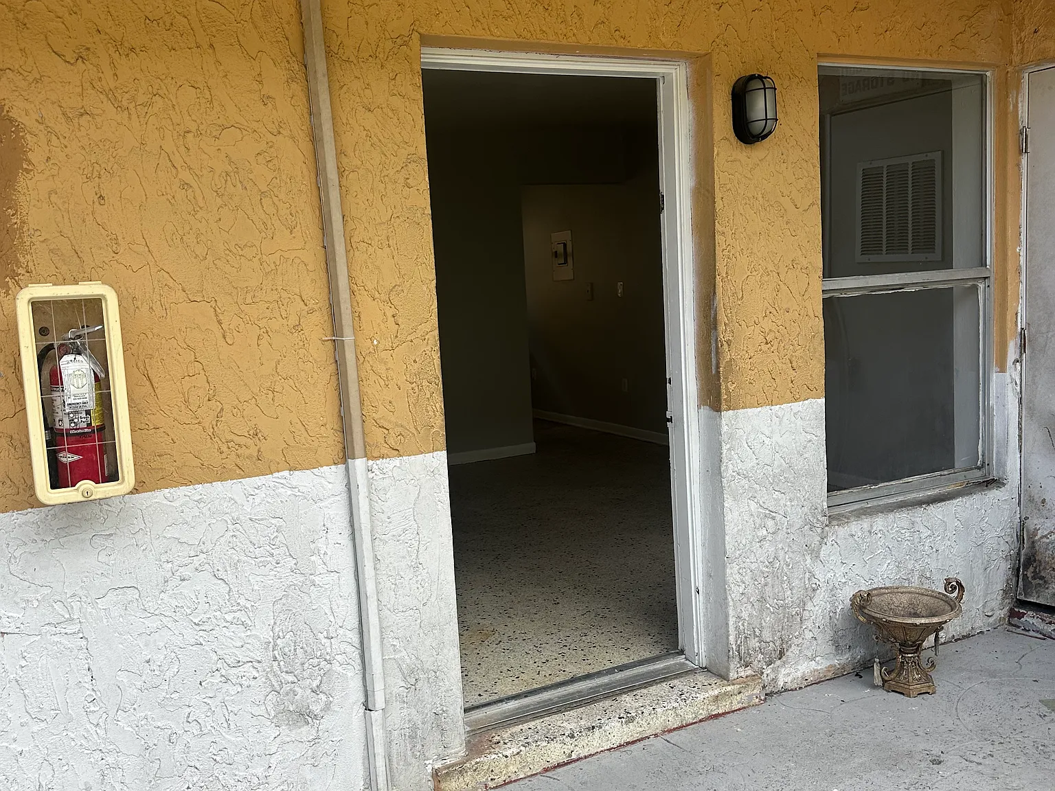 2 bed, $1,900 — Photo 2