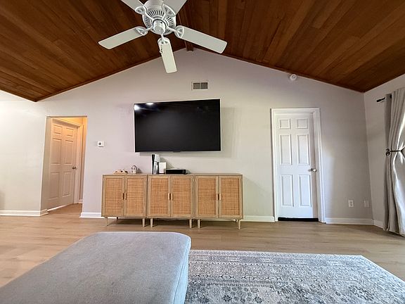 5th image of 9311 Lennex Ln