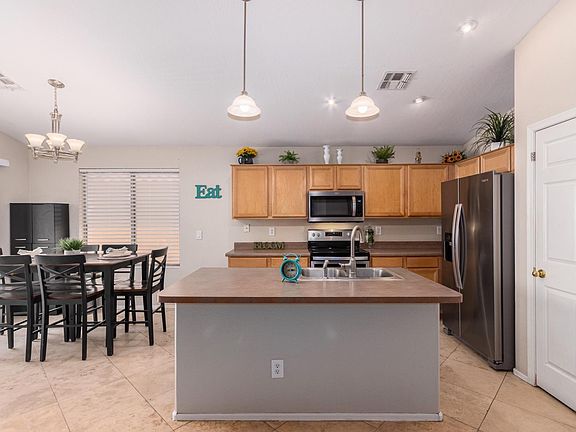 3rd image of 10946 E Diamond Ave