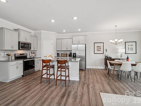 5th image of 197 Valley Breeze Rd