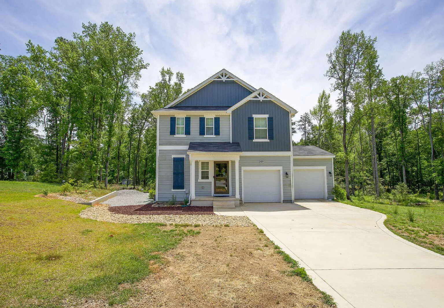 3 bed, 2.5 bath, 1744 sqft, $2,000 — Photo 2
