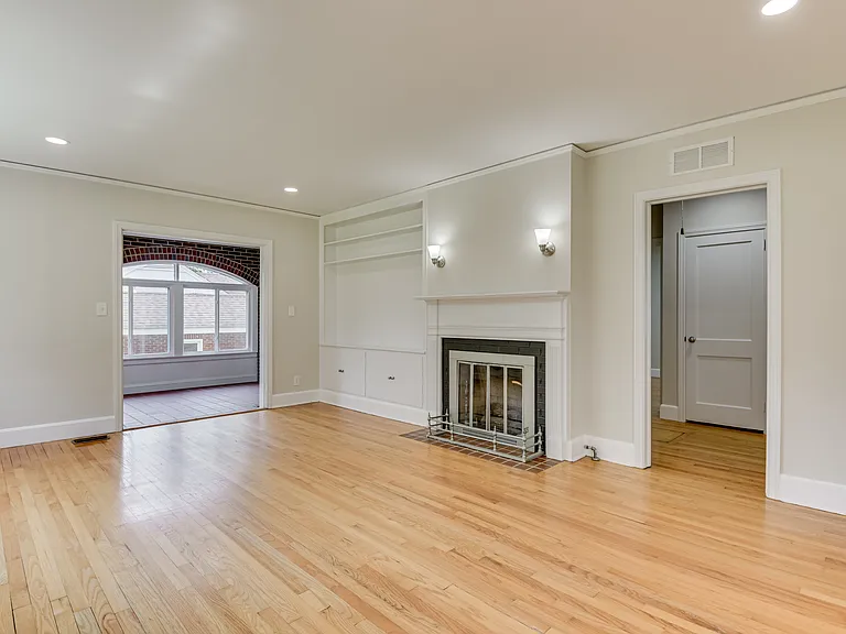 2336 Redwood Dr — Photo 6