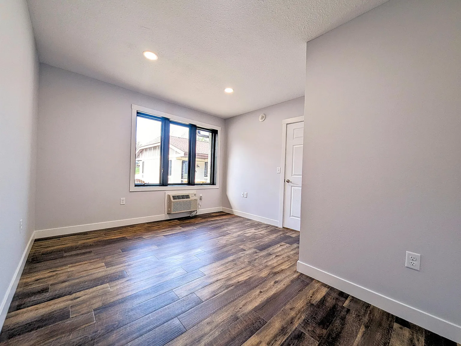Mid North Flats at Jefferson - 21 — Photo 4