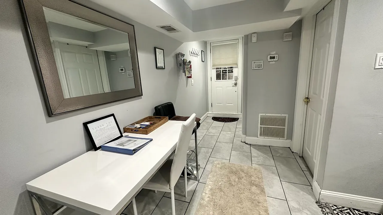 2 bed, 1000 sqft, $2,600 — Photo 4