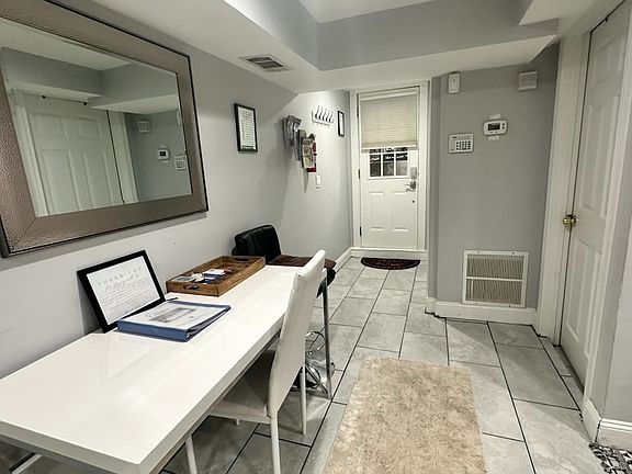 4th image of 609 P St NW #B