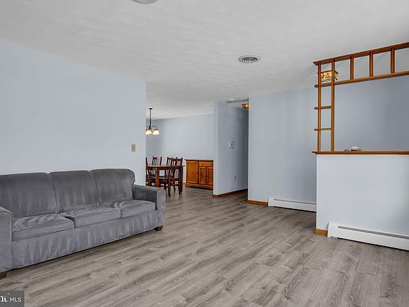 4th image of 1361 Norton Rd