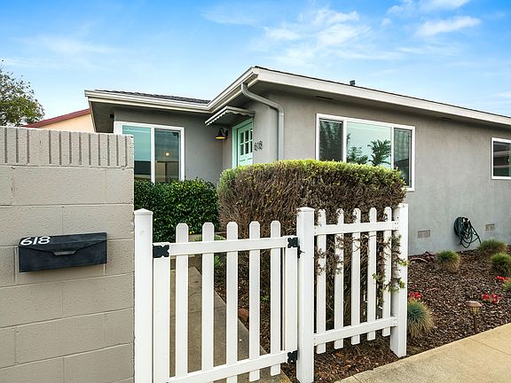 Entry to Private Yard