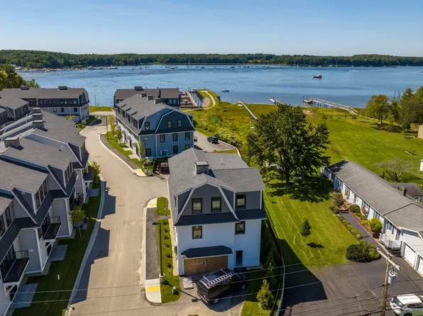 2 LITTLE BAY Drive, Dover, NH 03820