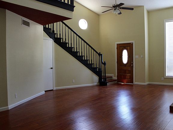 4th image of 2639 Lindenwood Dr