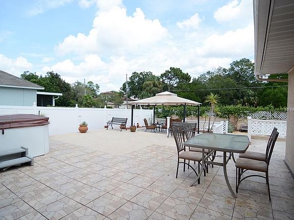 3rd image of 10904 Dearden Cir