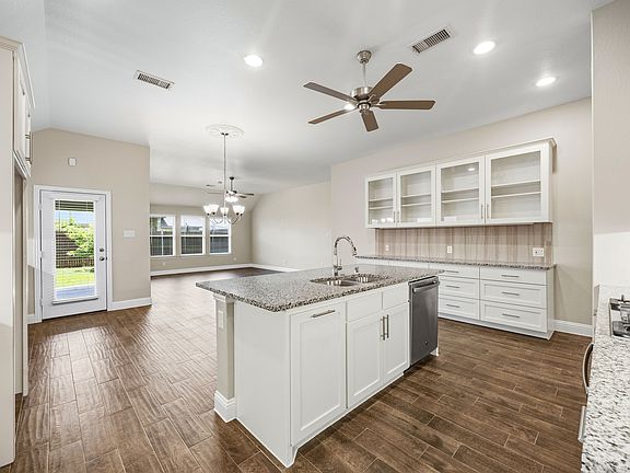 5th image of 842 Mildren Ln