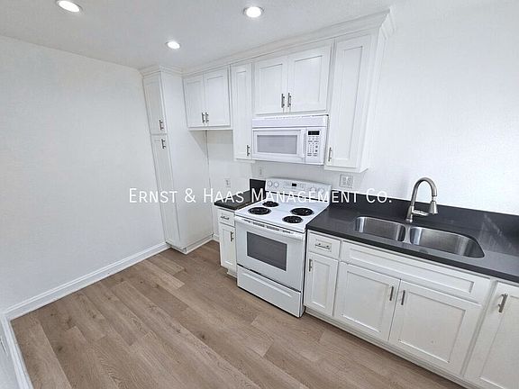 3rd image of 1527 Junipero Ave APT 15