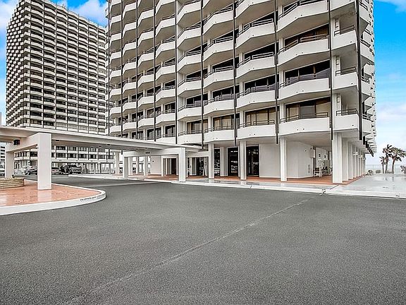3rd image of 2828 N Atlantic Ave APT 2104