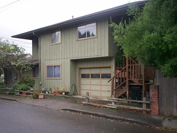 2nd Unit with side street access.