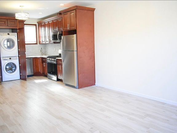3rd image of 36-18 30th Ave #3I