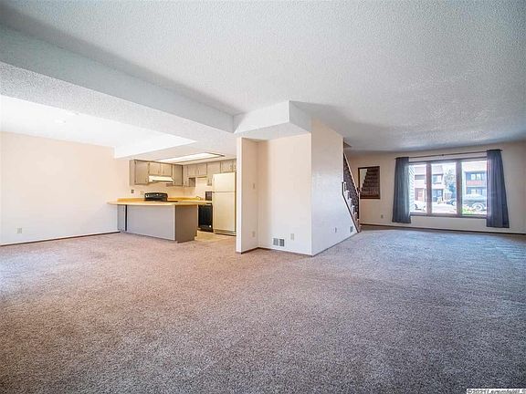 3rd image of 1712 Boswell Dr
