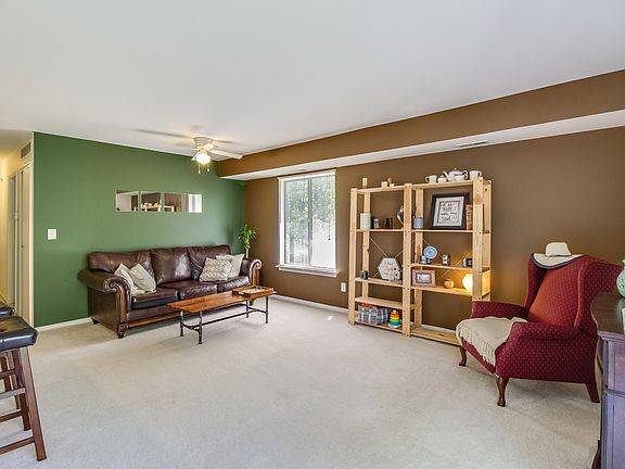 2nd image of 41529 Bedford Dr