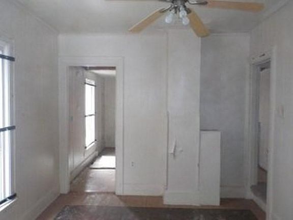 4th image of 739 Earl Ave