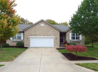 1230 Cloverleaf Ln, Miamisburg, OH 45342