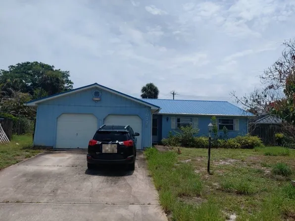 2077 NE 21st Ter, Jensen Beach, FL 34957