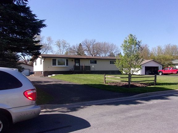 3rd image of 670 Hiawatha Ave