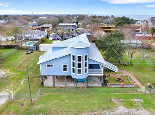 126 2nd St, San Leon, TX 77539
