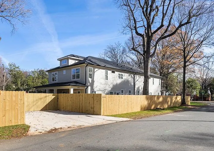 806 Colorado Ave — Photo 20