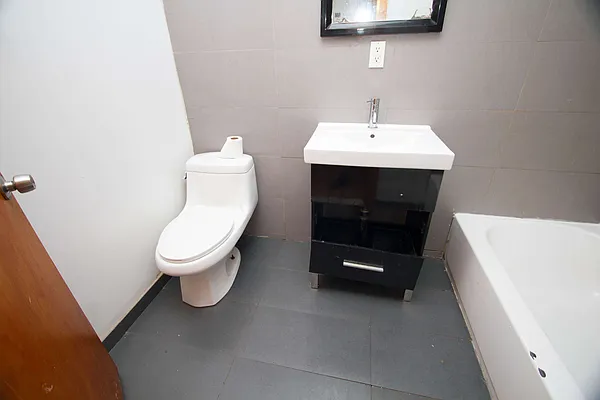 Rented by Nooklyn NYC LLC | media 60