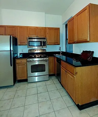 Rented by Moss Realty Company | media 2