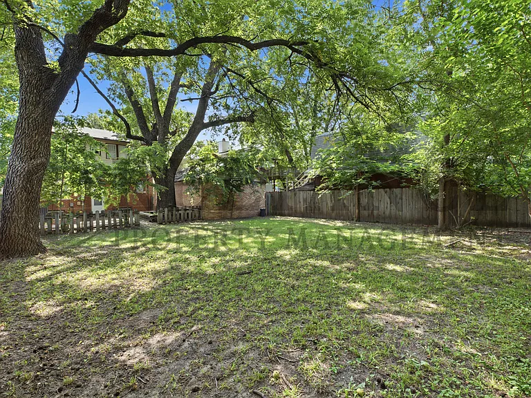 525 S Chautauqua Ave — Photo 14