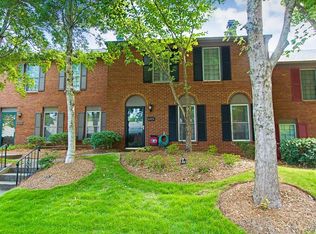 6405 Deerings Ln, Peachtree Corners, GA 30092