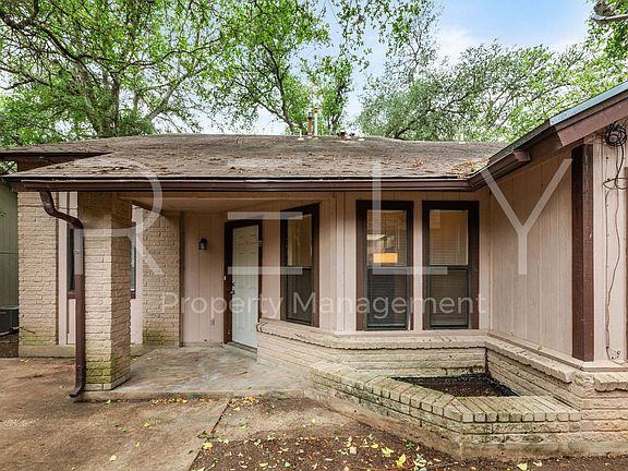 2nd image of 1005 Milford Way #A