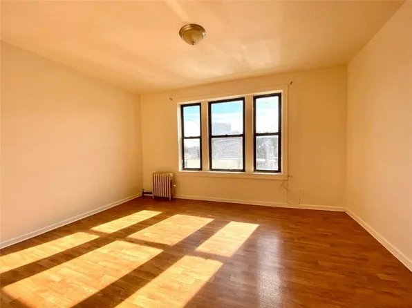 27 Church Avenue image 13 of 16