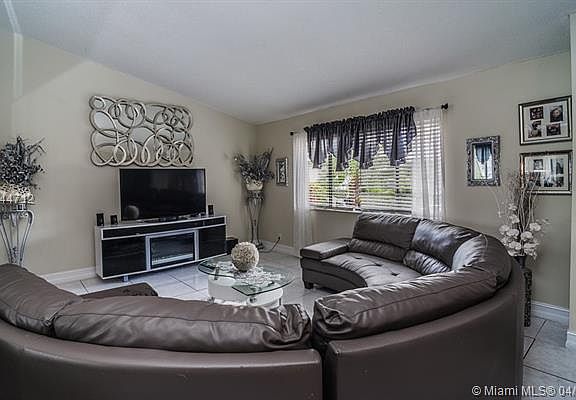 4th image of 7523 SW 6th Ct